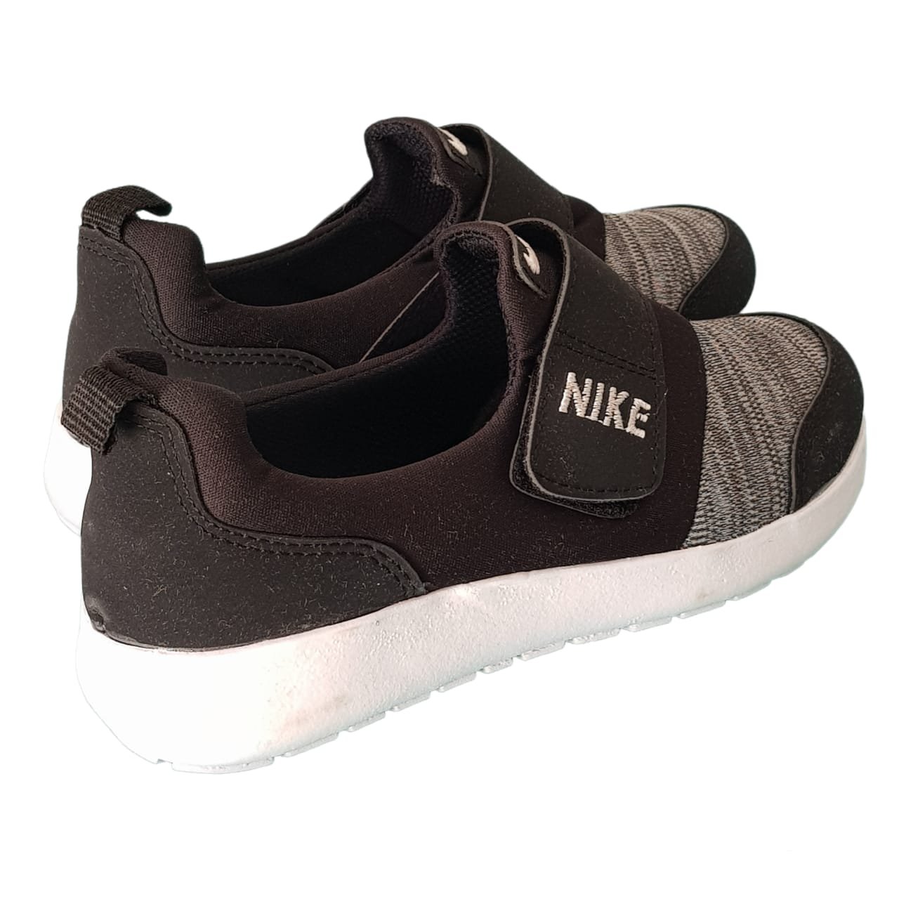 Benassi slip on clearance nike